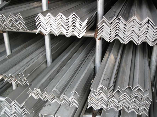 角钢